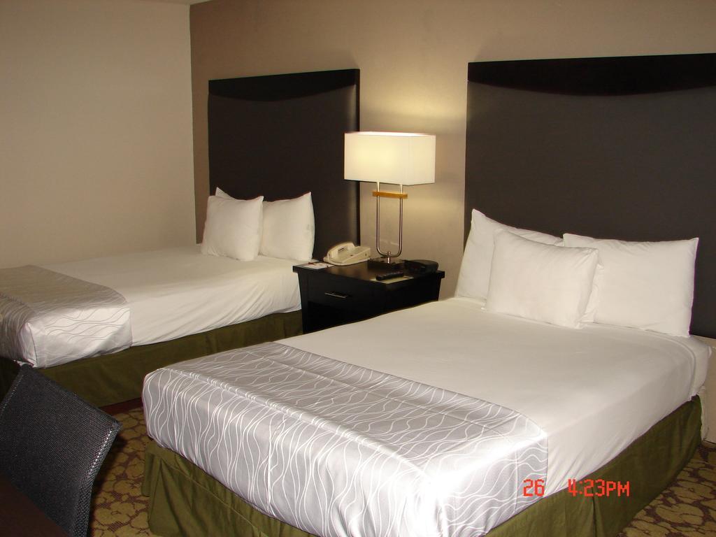 Hotel Ramada Plaza By Wyndham Charlotte South End Airport Zewnętrze zdjęcie