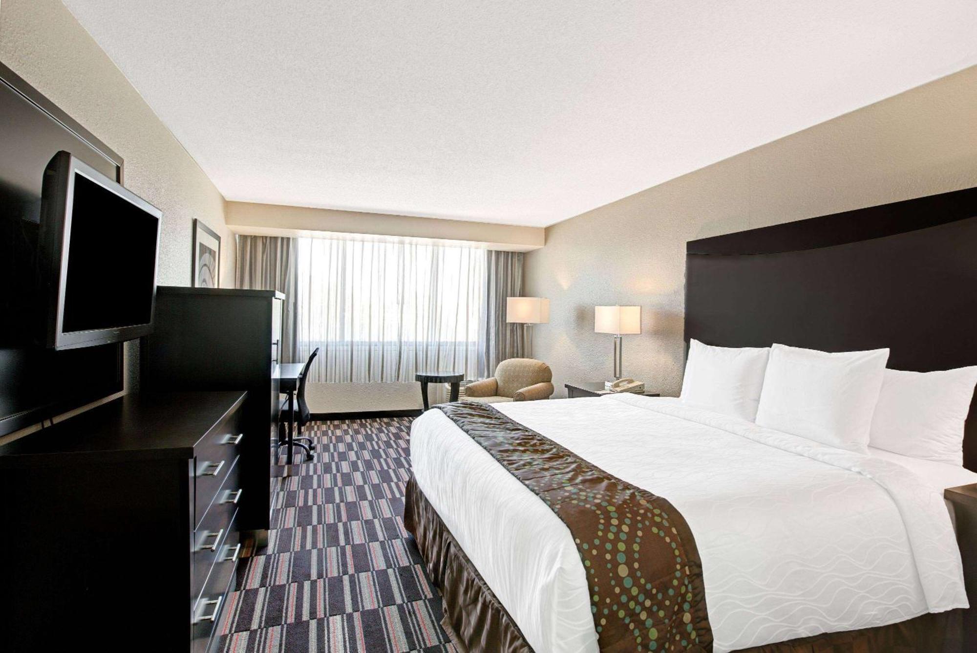 Hotel Ramada Plaza By Wyndham Charlotte South End Airport Zewnętrze zdjęcie