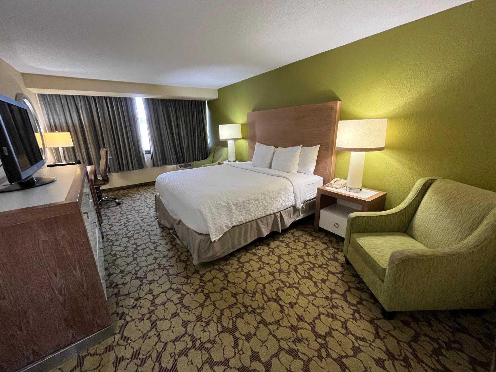 Hotel Ramada Plaza By Wyndham Charlotte South End Airport Zewnętrze zdjęcie