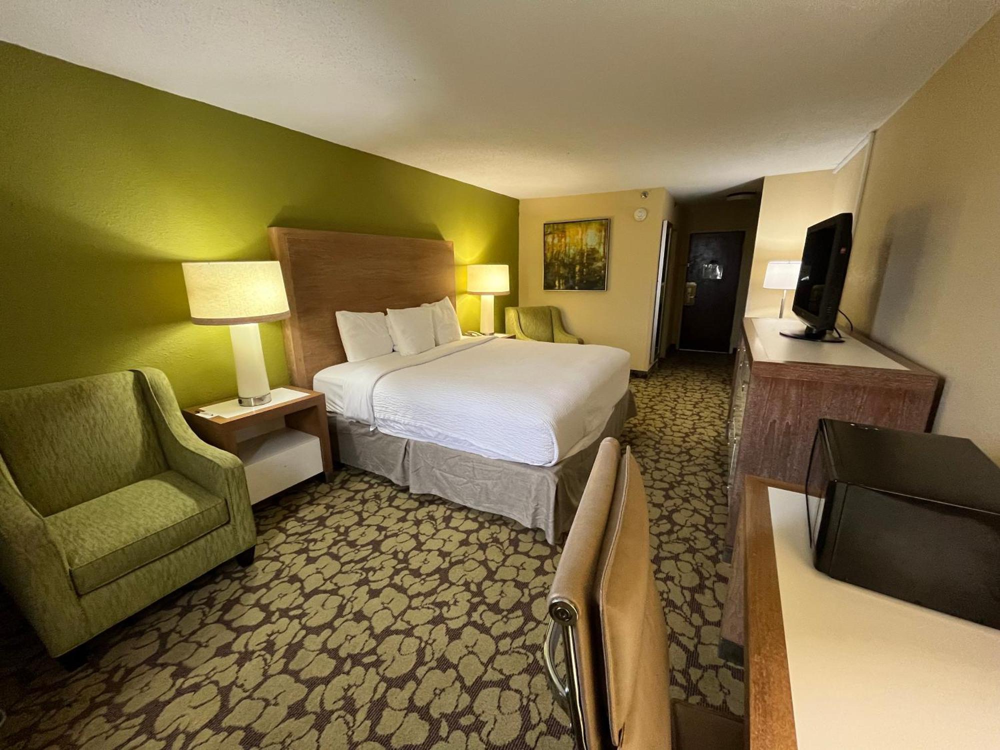 Hotel Ramada Plaza By Wyndham Charlotte South End Airport Zewnętrze zdjęcie