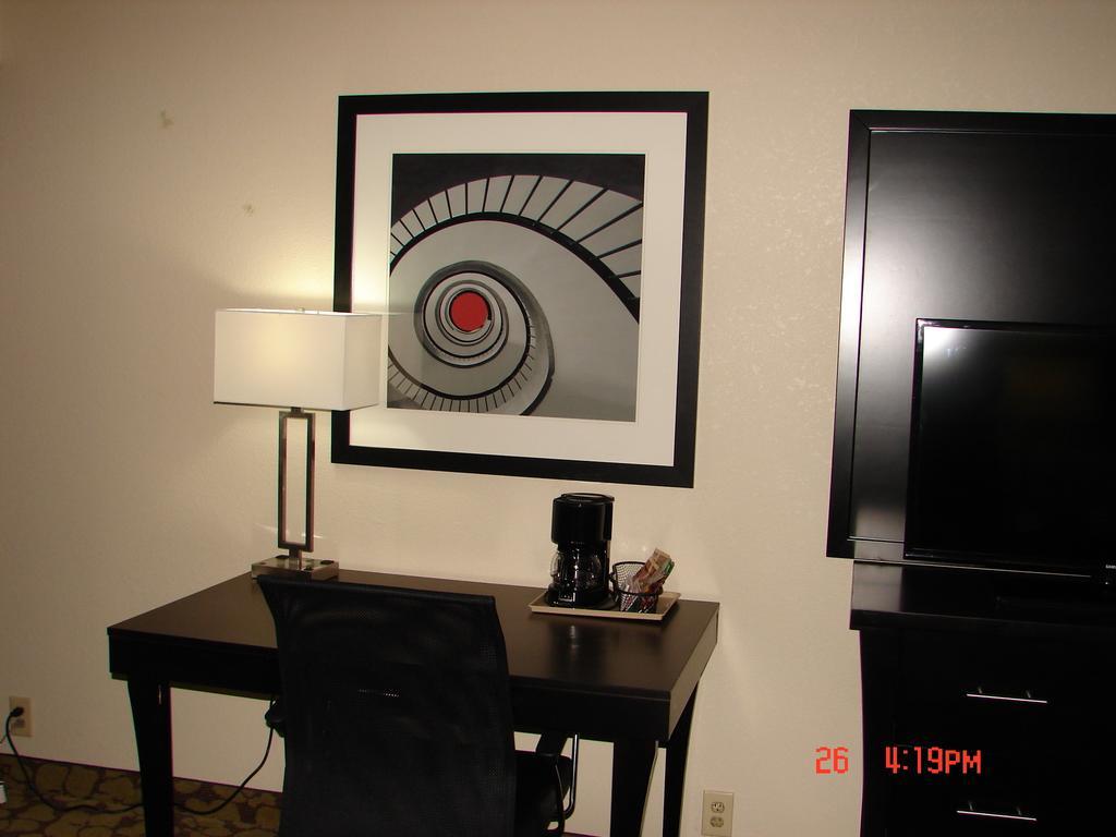 Hotel Ramada Plaza By Wyndham Charlotte South End Airport Zewnętrze zdjęcie