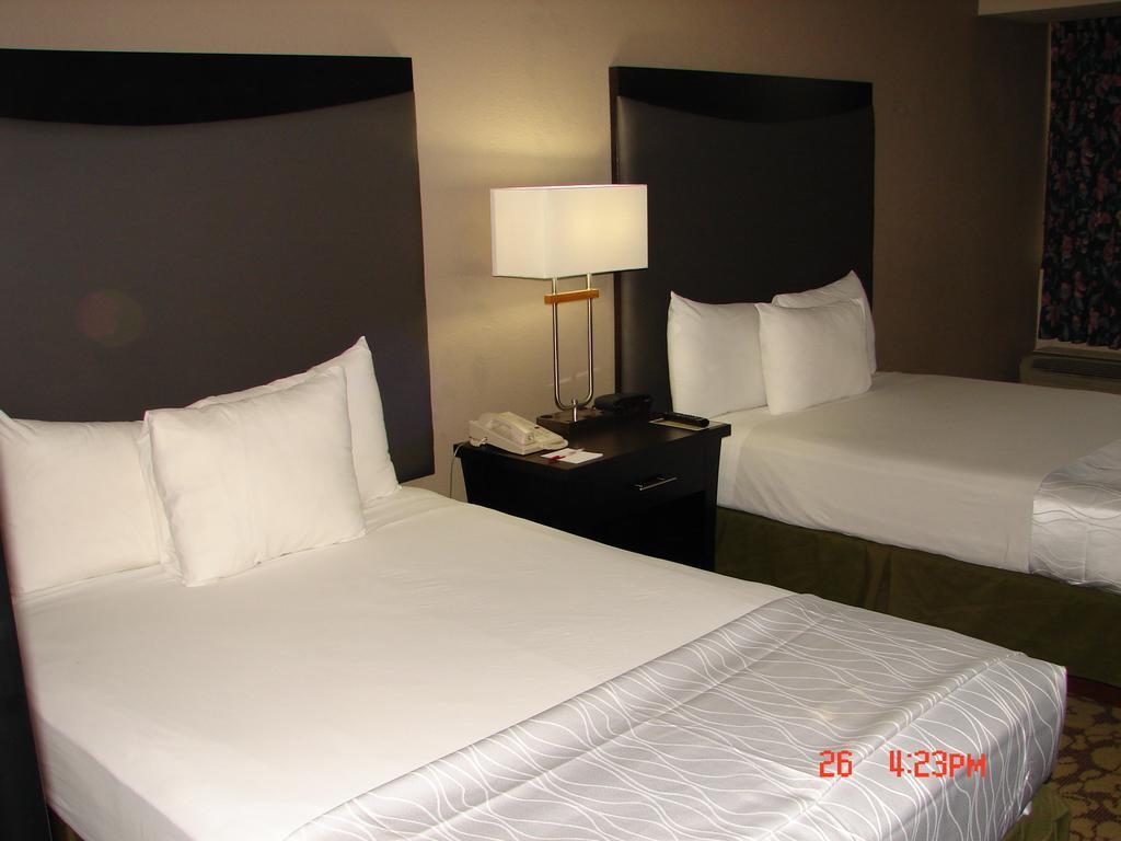 Hotel Ramada Plaza By Wyndham Charlotte South End Airport Zewnętrze zdjęcie