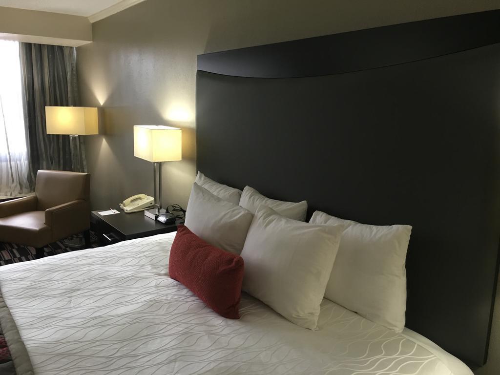 Hotel Ramada Plaza By Wyndham Charlotte South End Airport Zewnętrze zdjęcie